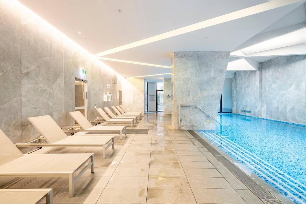 Luxury Apartment In Melbourne Buitenkant foto